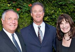 Christopher Taylor (center), Scripps Whittier golf tournament chair, congratulates honorees Jeffrey Sandler, MD, and Francine Kaufman, MD for their years of service.