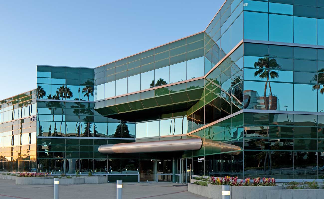 The exterior of Genesee Executive Plaza in UTC, home to Scripps Clinic La Jolla doctors who specialize in obstetrics and gynecology.