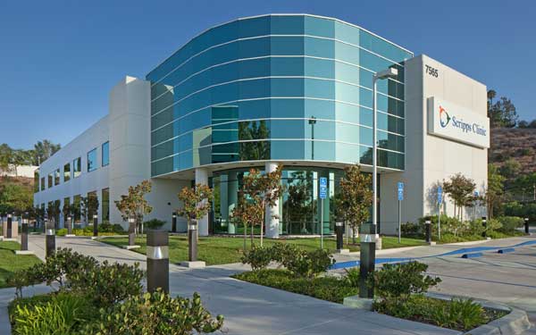 The exterior of Scripps Clinic Mission Valley’s 7565 building, located on Mission Valley Road near three major freeways in San Diego.