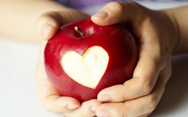 Apple heart 600×375