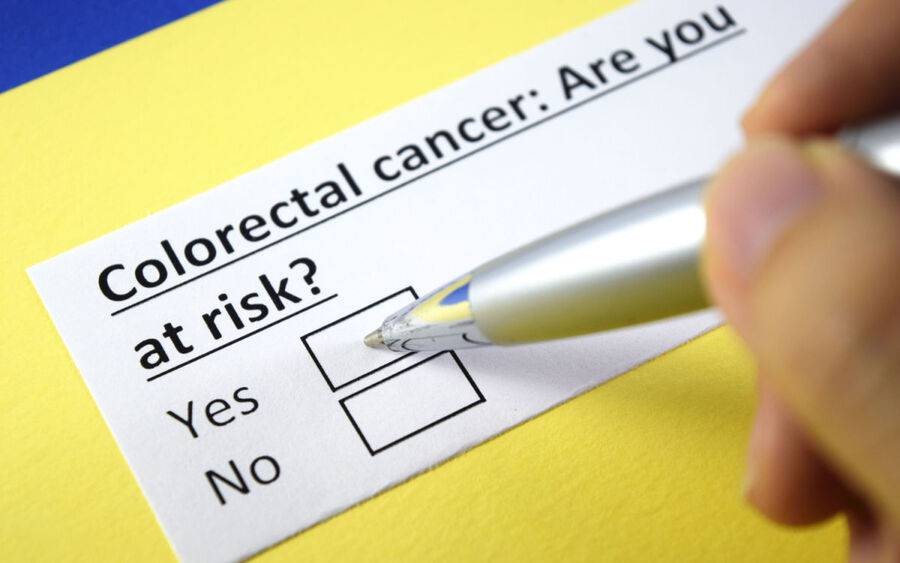 A colorectal cancer screening questionnaire asking if you are at risk.