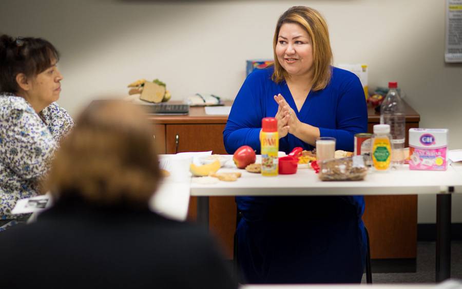 A Scripps diabetes educator leads a class on how manage diabetes.