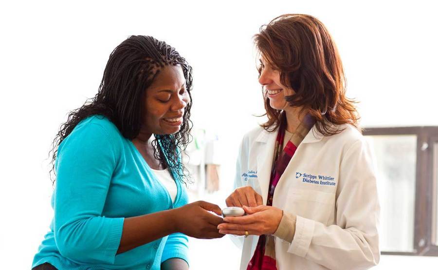 A Scripps doctor discusses diabetes prevention efforts with a patient.