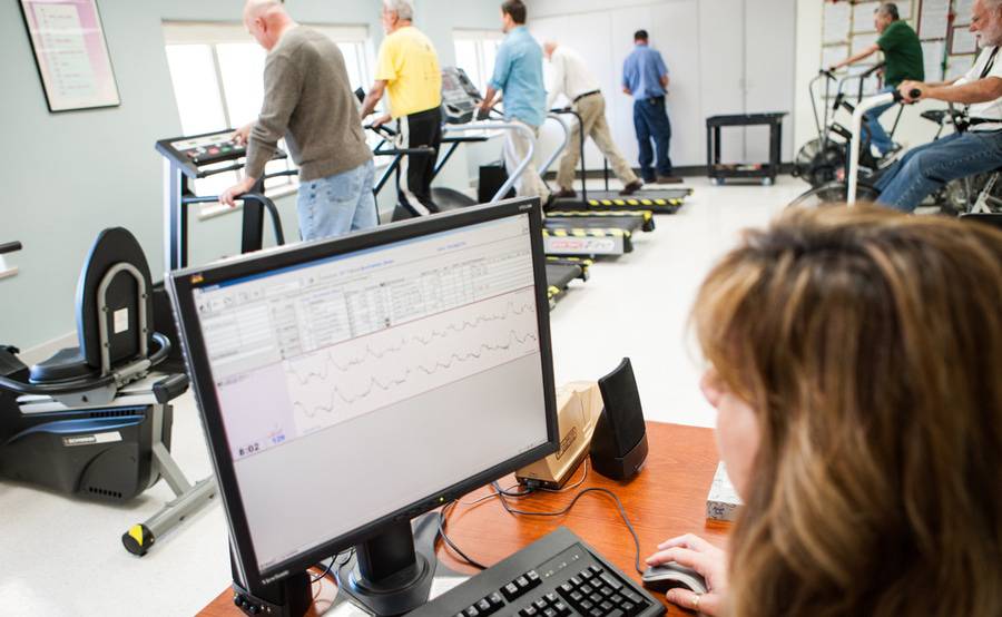 People exercising while their vital signs are monitored, representing technologically advanced heart care at Scripps.