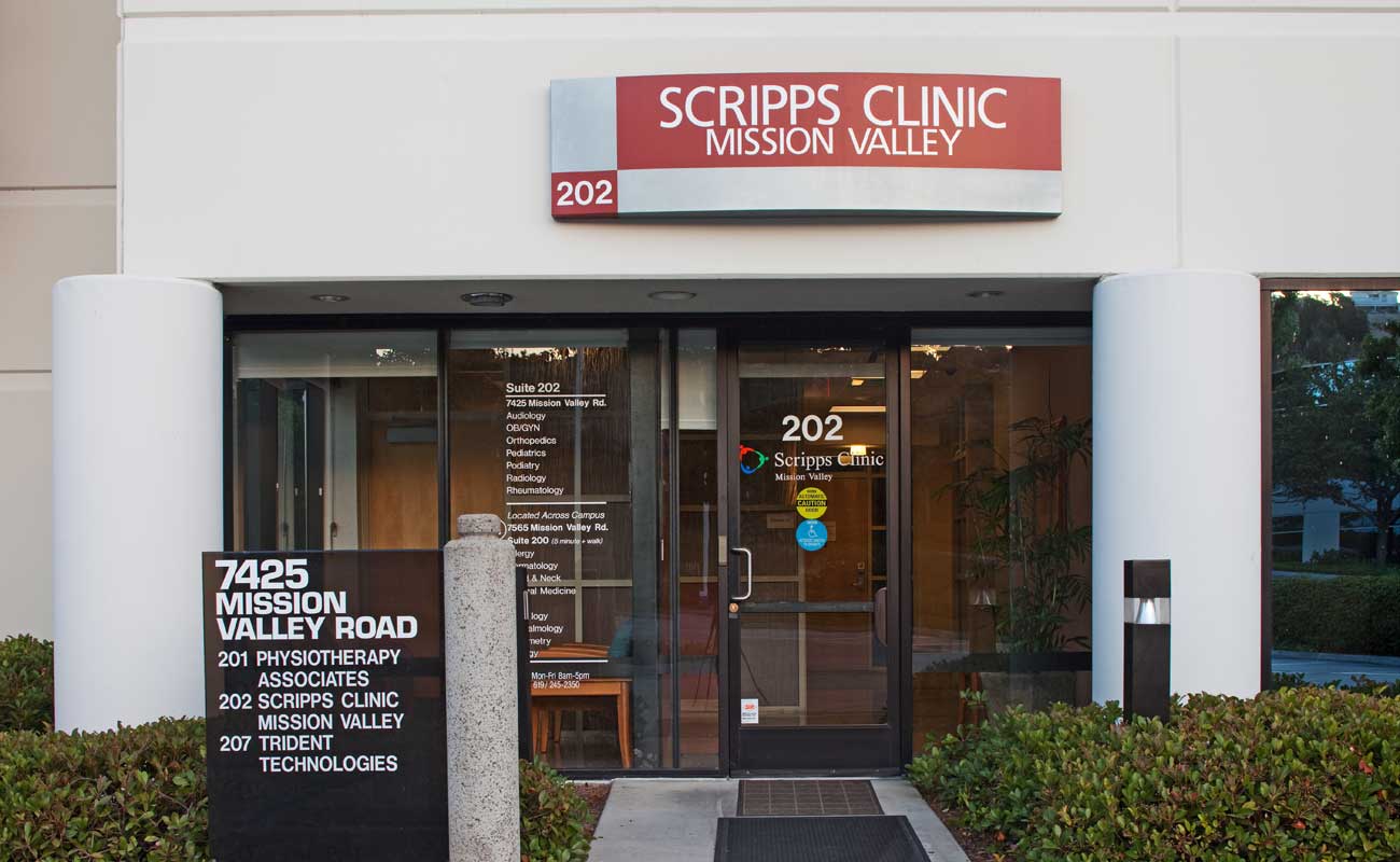 The exterior of Scripps Clinic Mission Valley’s 7425 building, located on Mission Valley Road near three major freeways in San Diego.