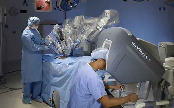 Groundbreaking procedure, the single-site hysterectomy, was performed by Dr. Anupam Garg at Scripps Mercy Hospital.