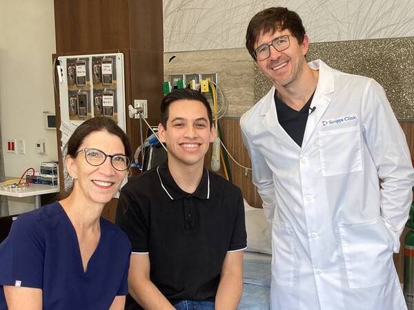 Crushed Thumb Couldn’t Stop Scripps LJ Team From Getting Groom to the Altar